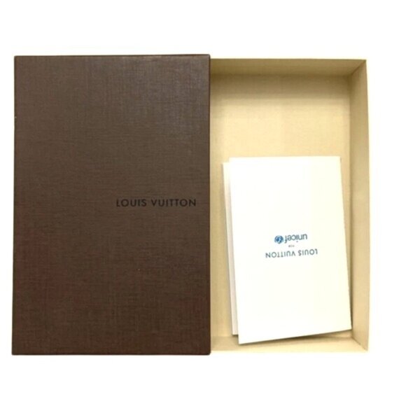 Louis Vuitton Gift Box - Picture 2 of 3